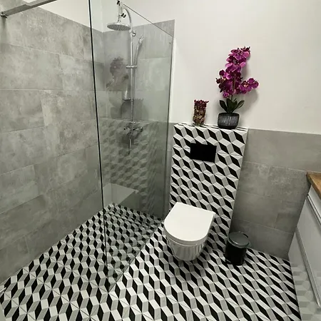 Garbary Old Town Lux 106, Self Check-in 24h, Free Parking 아파트